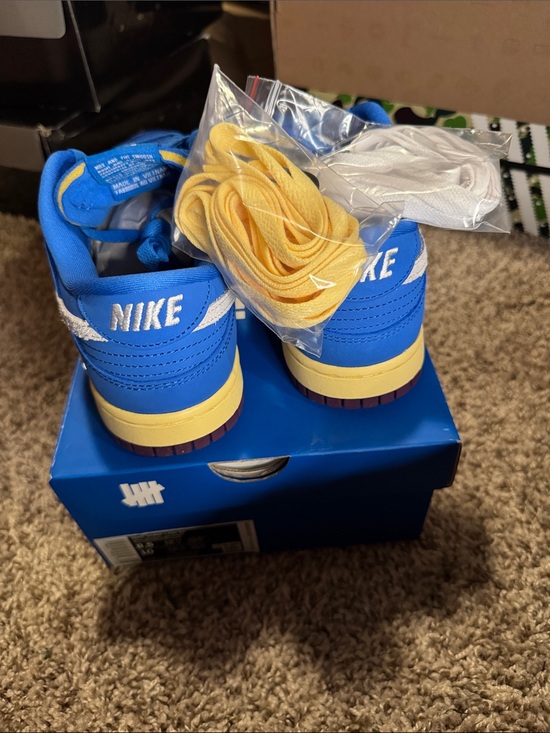 Athletic_Shoes